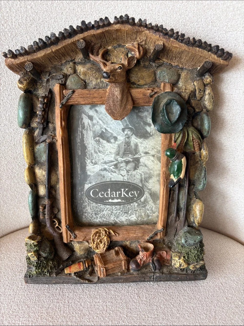 VTG 90s CedarKey Rustic Hunting Lodge Picture Frame Deer Rifle Cabin